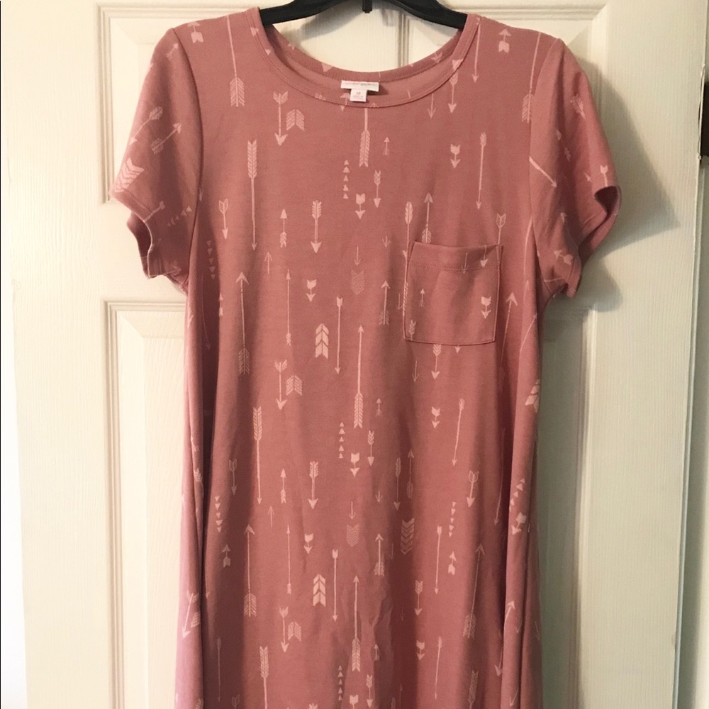M Lularoe Carly (pink arrows)